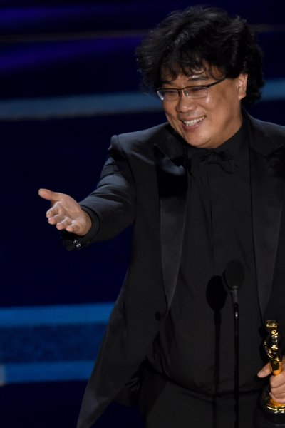 Bong Joon Ho accepts the award for best director