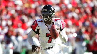Michael Vick Denies He Is Coming Out of Retirement to Play in Fan  Controlled Football – LX