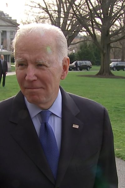 Biden on White House lawn