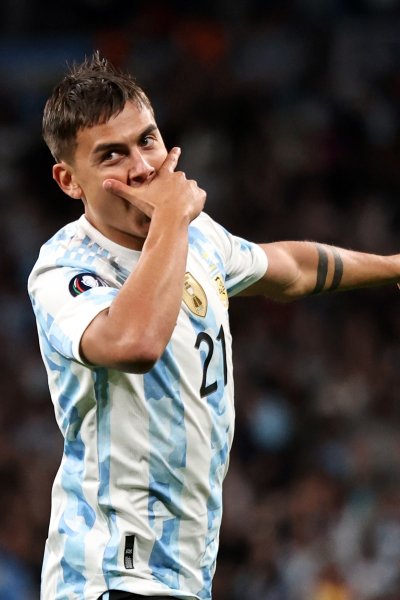 LONDON, ENGLAND - JUNE 01: Paulo Dybala of Argentina celebrates scoring the 3rd goal during the Finalissima 2022 match between Italy and Argentina at Wembley Stadium on June 1, 2022 in London, England.