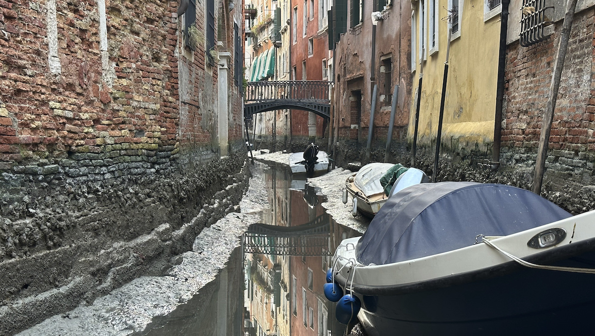 Τα εμβληματικά ενετικά κανάλια της Ιταλίας στεγνώνουν εν μέσω ξηρασίας – NBC Boston