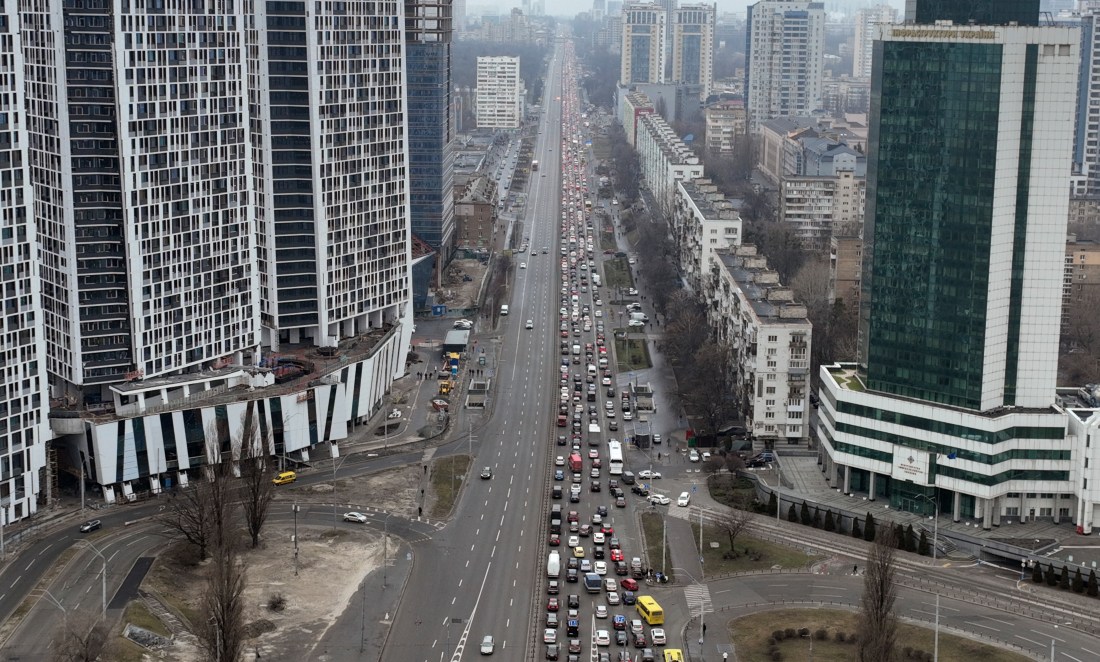 Ukrainians attempt to evacuate the capital of Kyiv, Feb. 24, 2022.(Emilio Morenatti/AP)